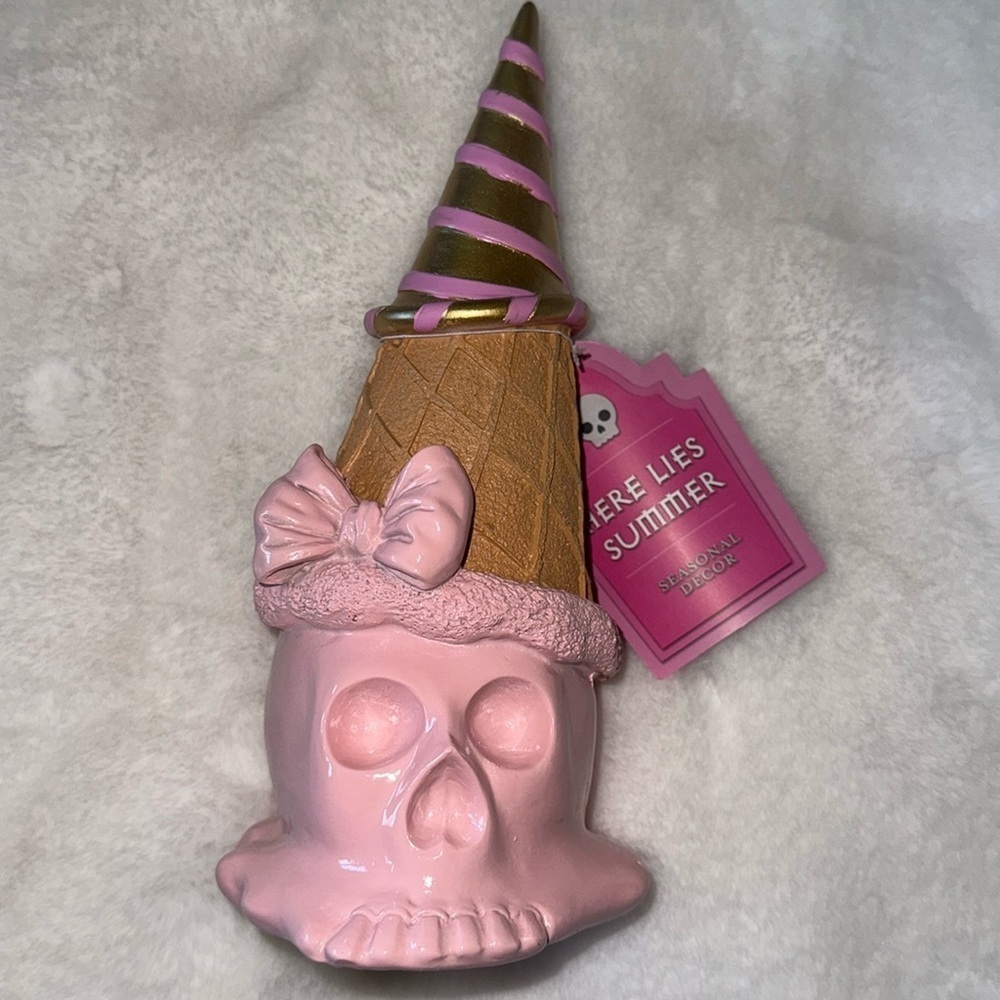 ☠️🍦NEW SUMMERWEEN UPSIDE DOWN MELTED ICE CREAM CONES INTO SKULLS☠️🍦